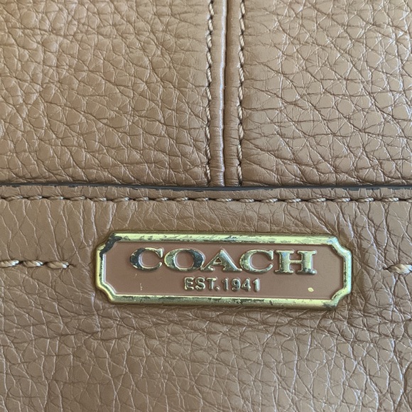 Pebbled Leather Coach Bag - Picture 13 of 13
